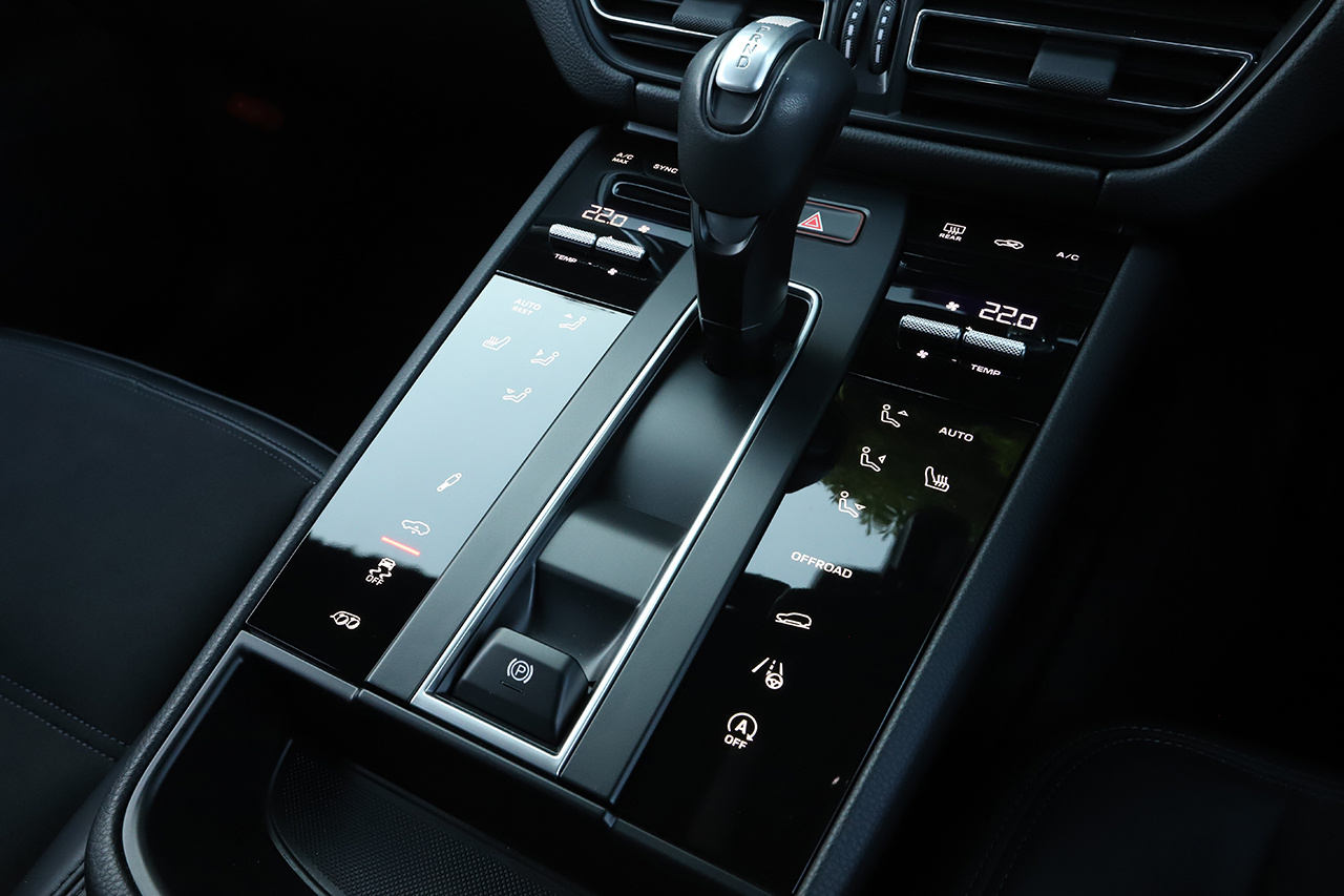 2023 Porsche MACAN null