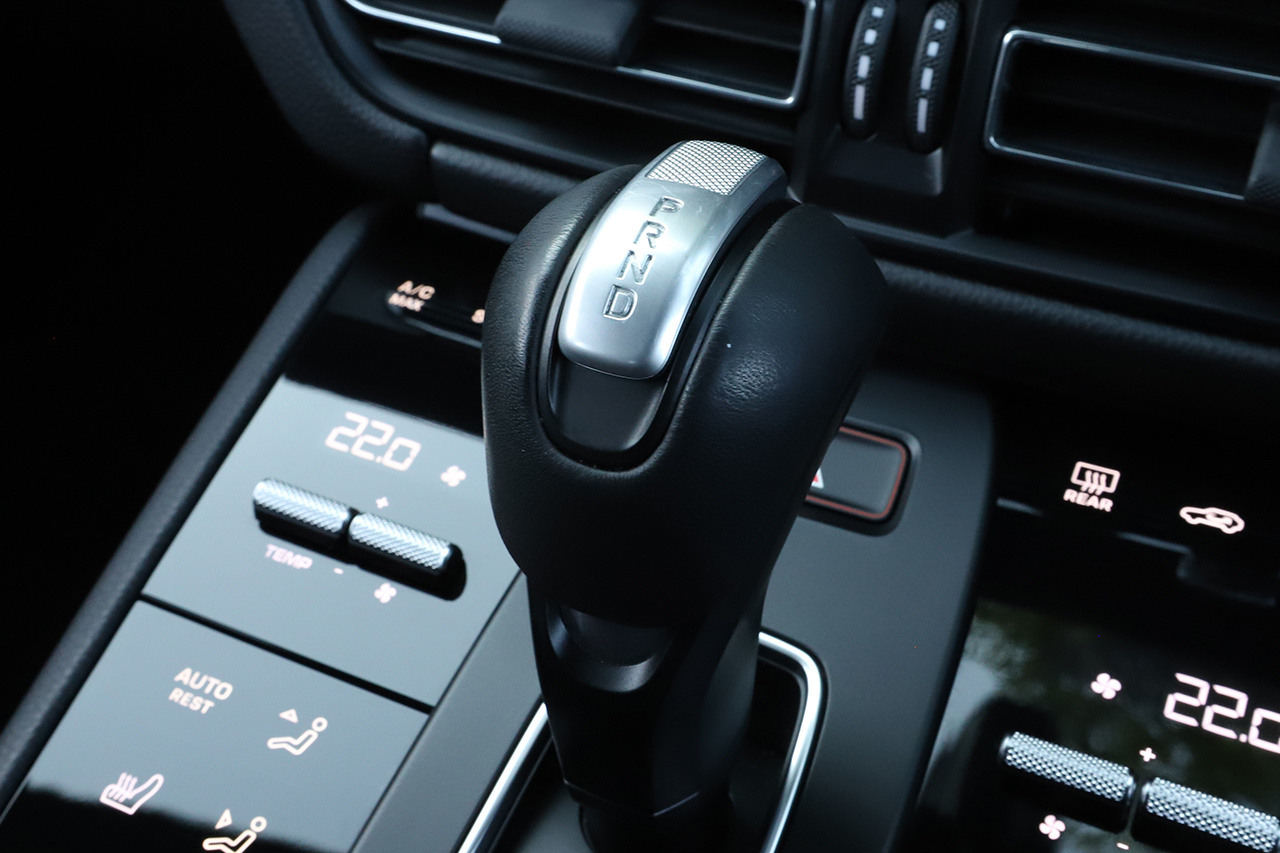 2023 Porsche MACAN null