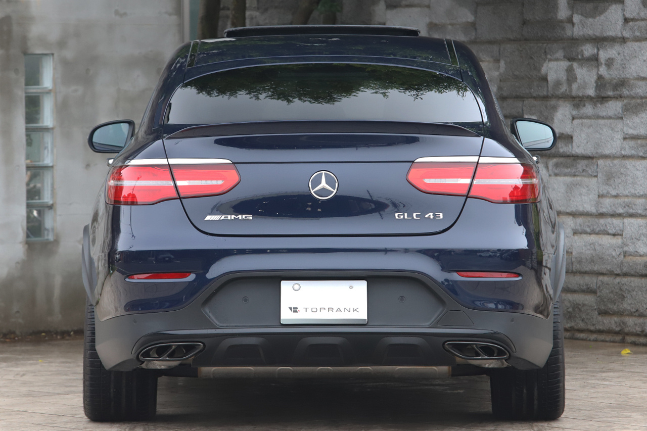 2017 Mercedes-AMG glc-class null