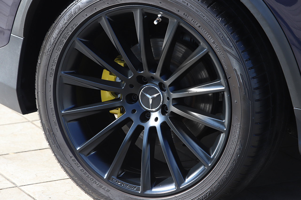 2017 Mercedes-AMG glc-class null