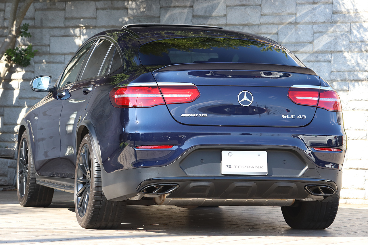2017 Mercedes-AMG glc-class null