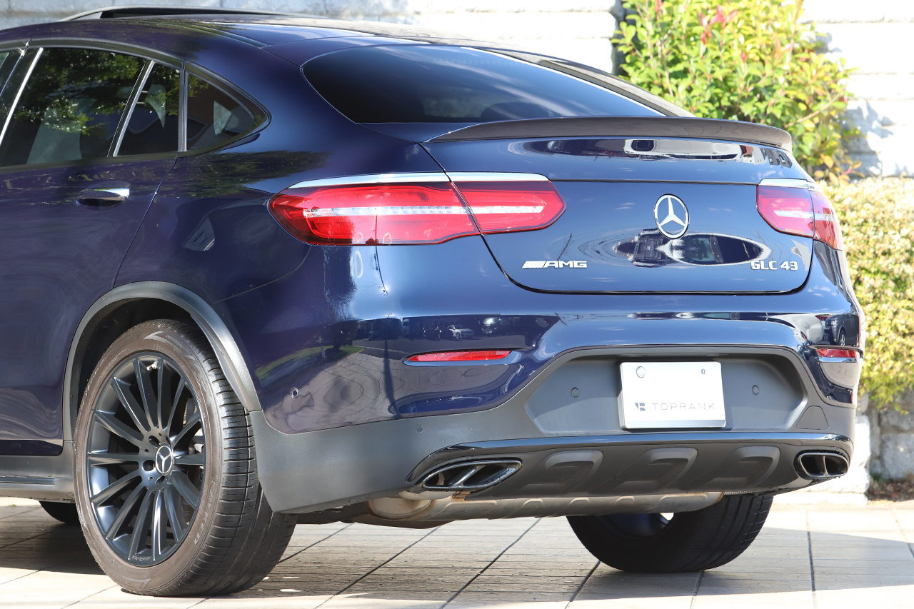 2017 Mercedes-AMG glc-class null