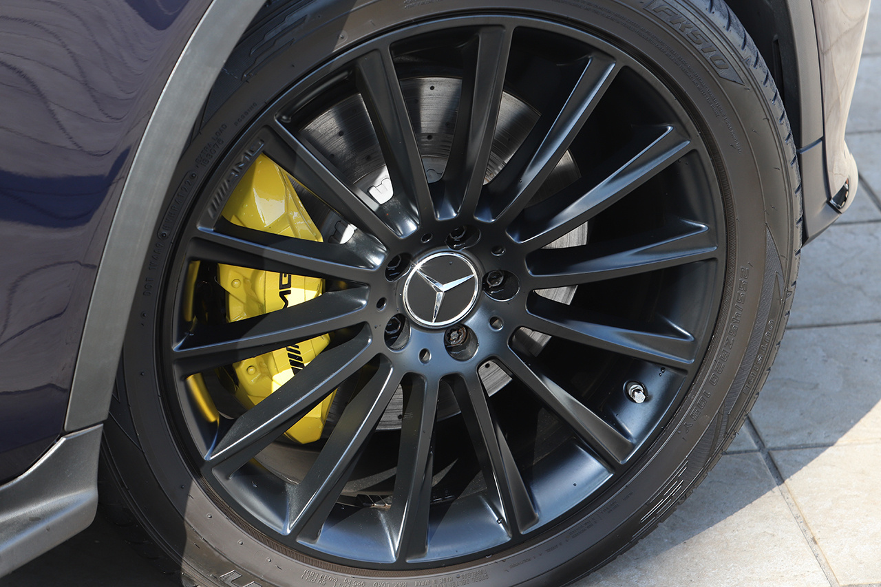 2017 Mercedes-AMG glc-class null