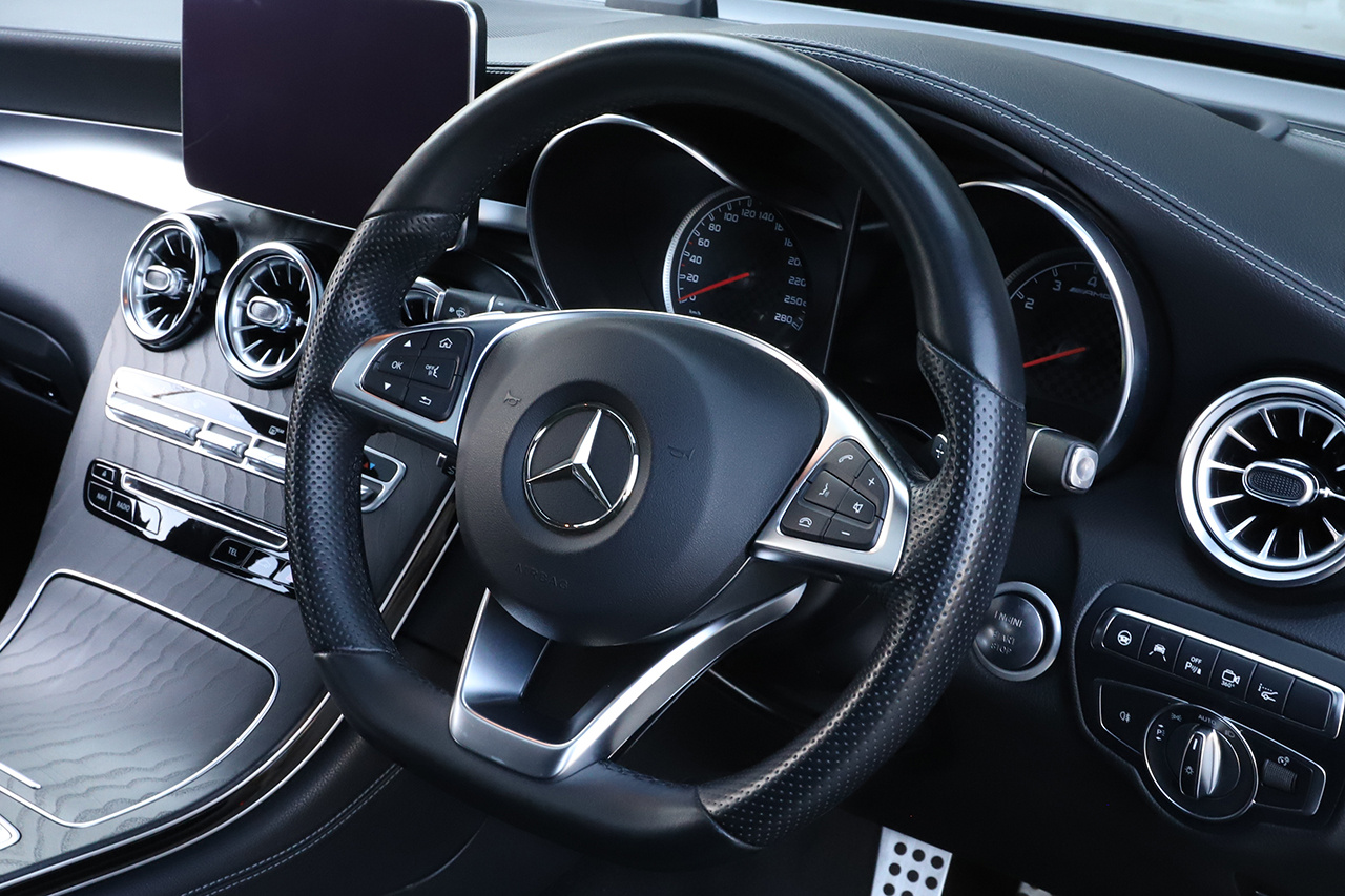 2017 Mercedes-AMG glc-class null