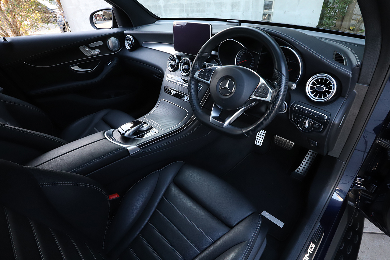 2017 Mercedes-AMG glc-class null