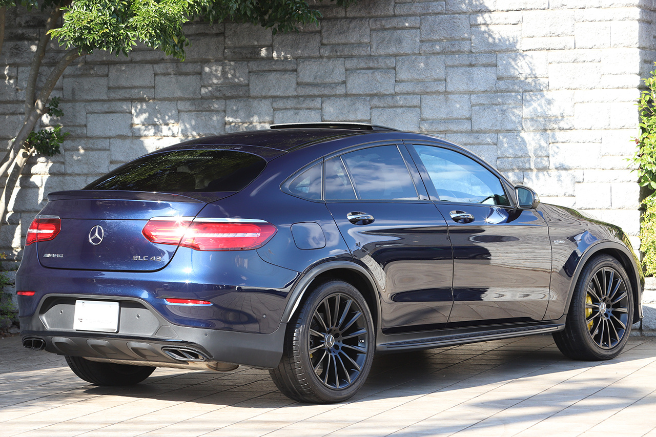 2017 Mercedes-AMG glc-class null