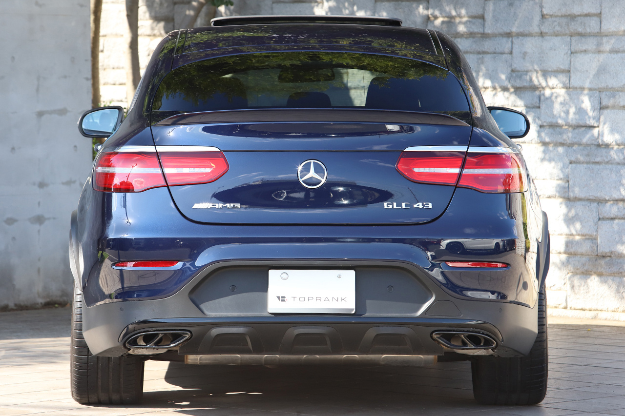 2017 Mercedes-AMG glc-class null