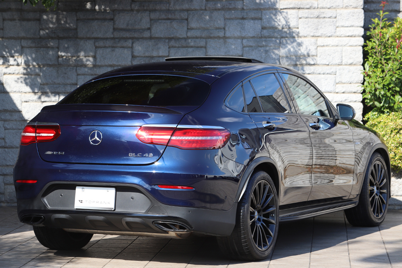 2017 Mercedes-AMG glc-class null