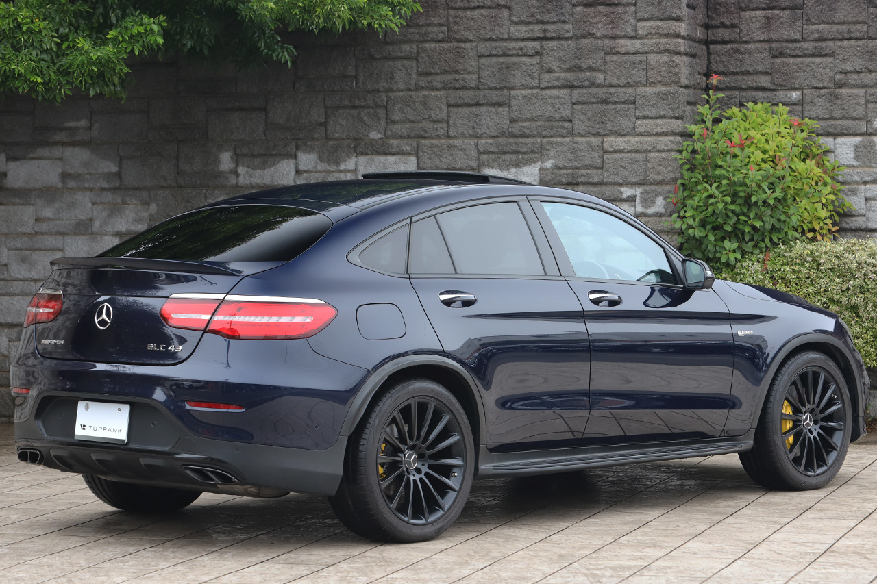 2017 Mercedes-AMG glc-class null
