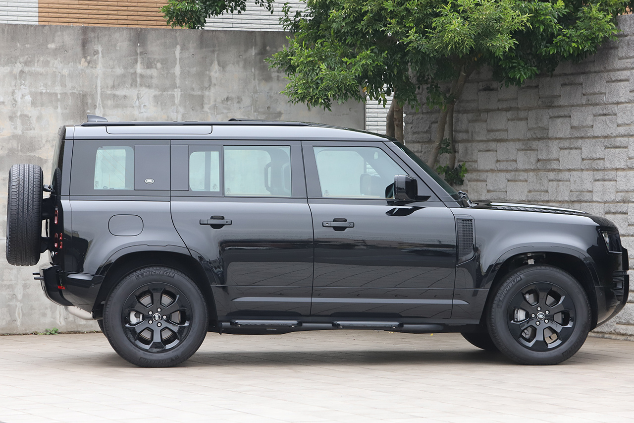 2023 Land Rover DEFENDER null