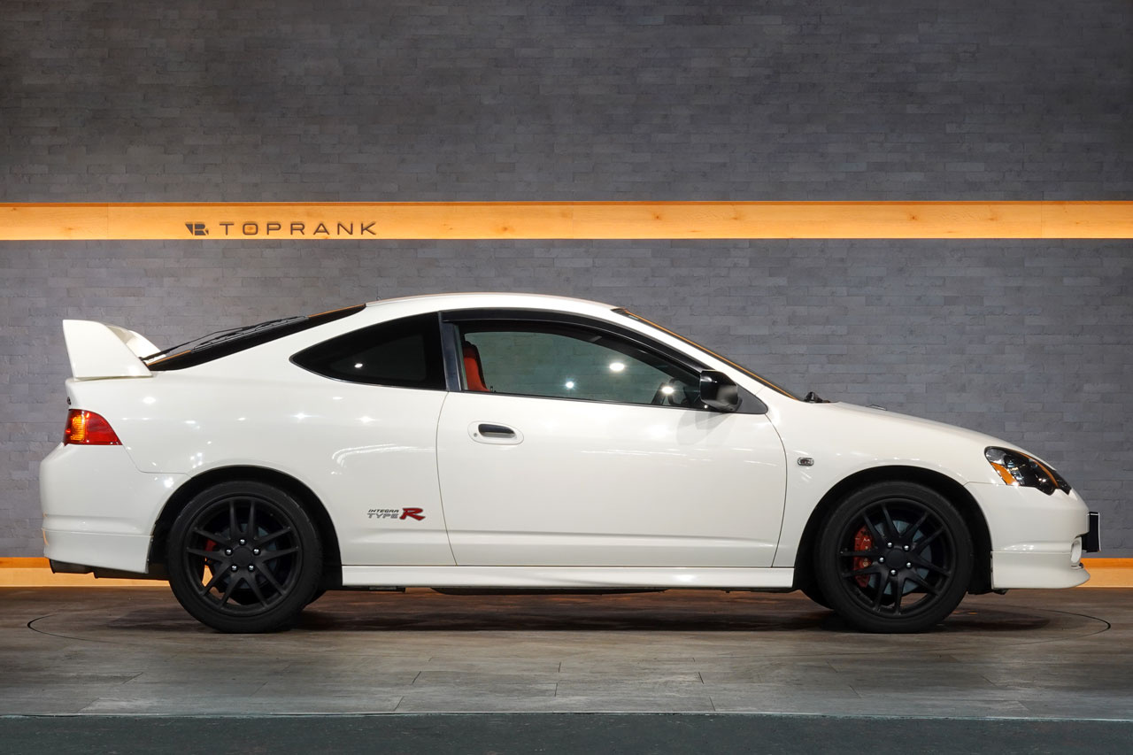 2001 Honda INTEGRA DC5 Integra Type-R, K20A i-Vtec Engine, Momo Steering, Red Factory Recaro Seats