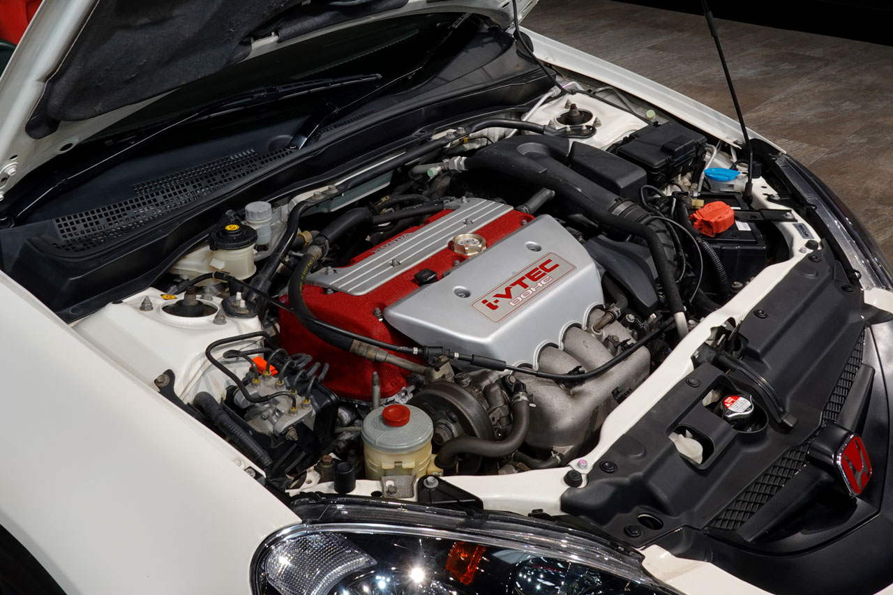 2001 Honda INTEGRA DC5 Integra Type-R, K20A i-Vtec Engine, Momo Steering, Red Factory Recaro Seats