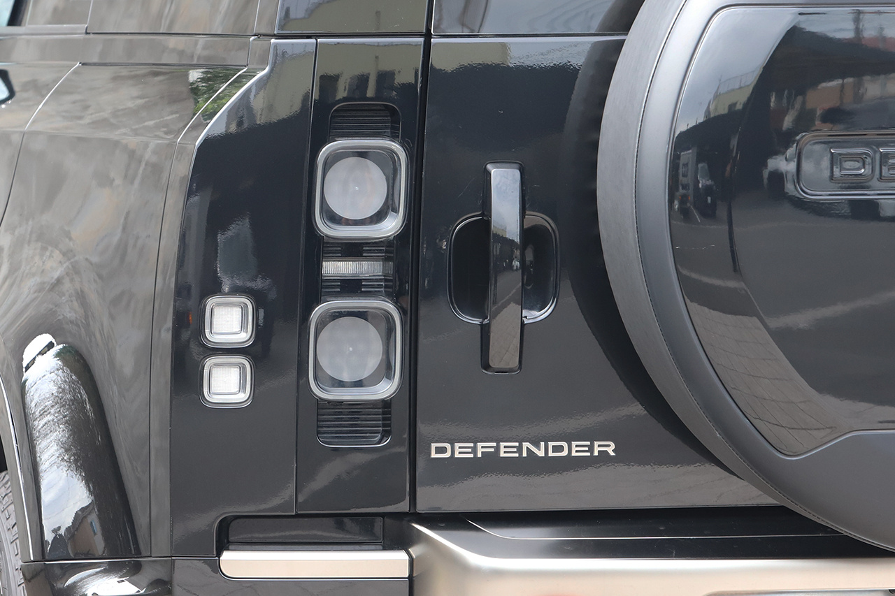 2021 Land Rover DEFENDER 