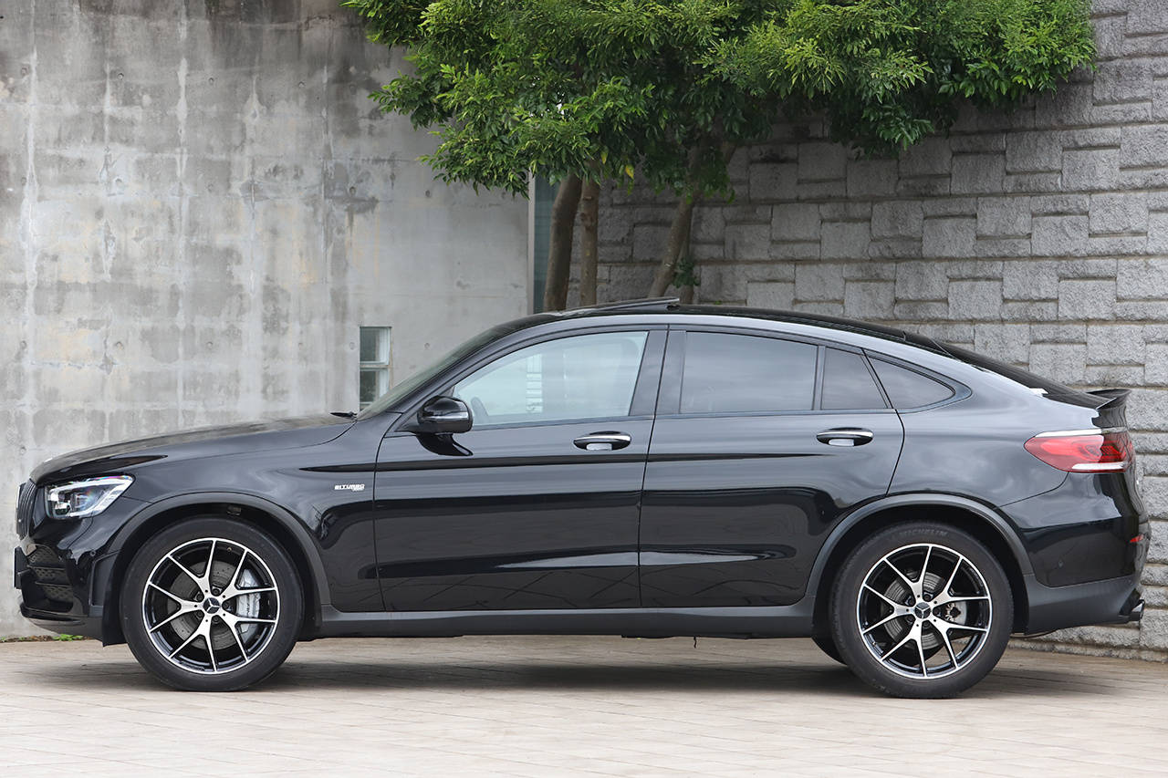 2020 Mercedes-AMG glc-class null