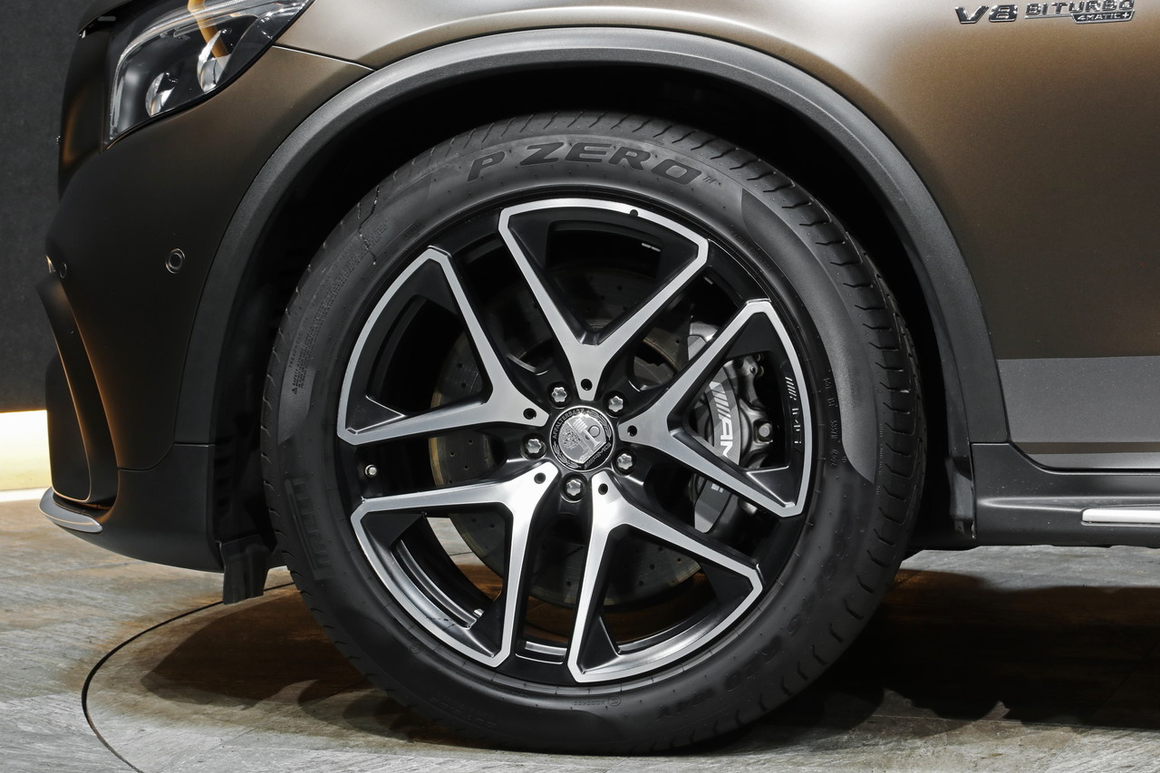 2018 Mercedes-AMG glc-class null