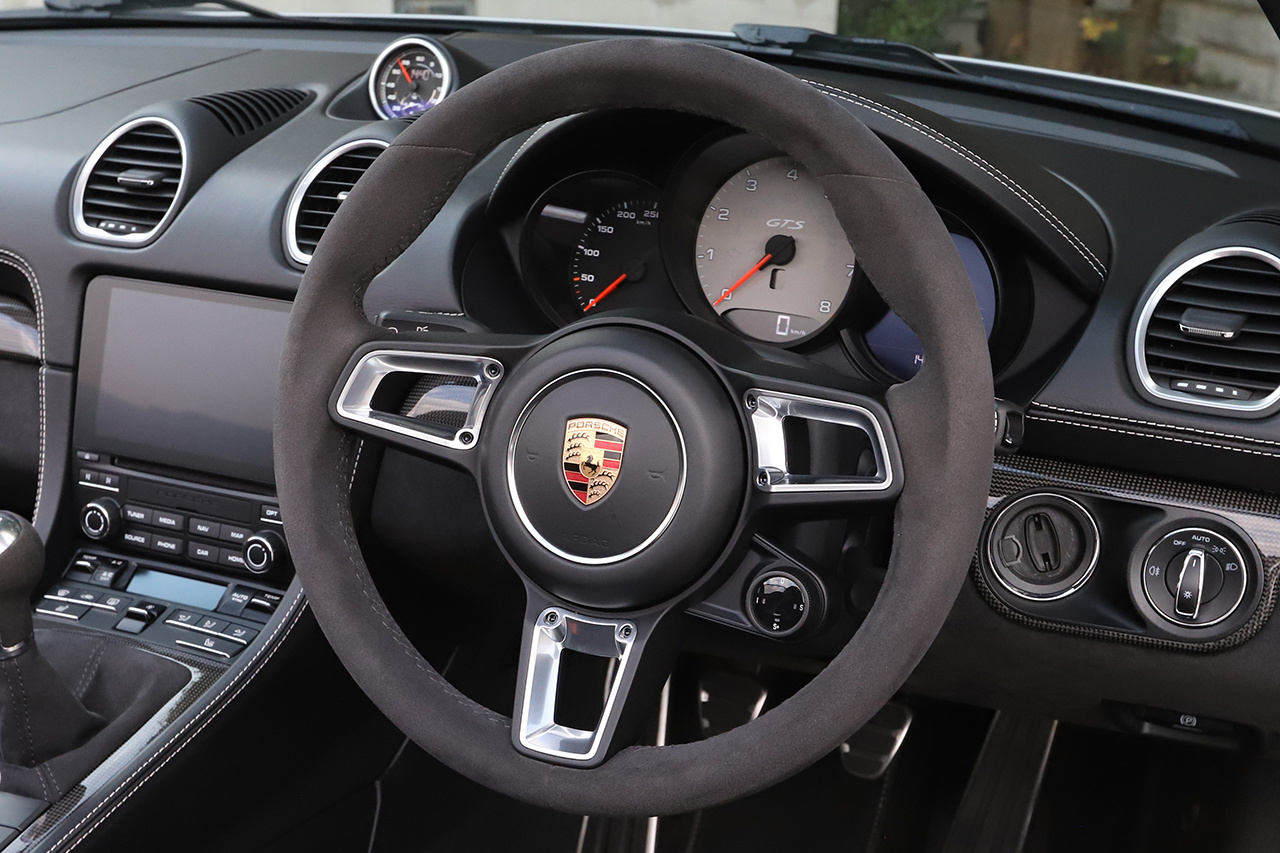 2020 Porsche 718 BOXSTER 