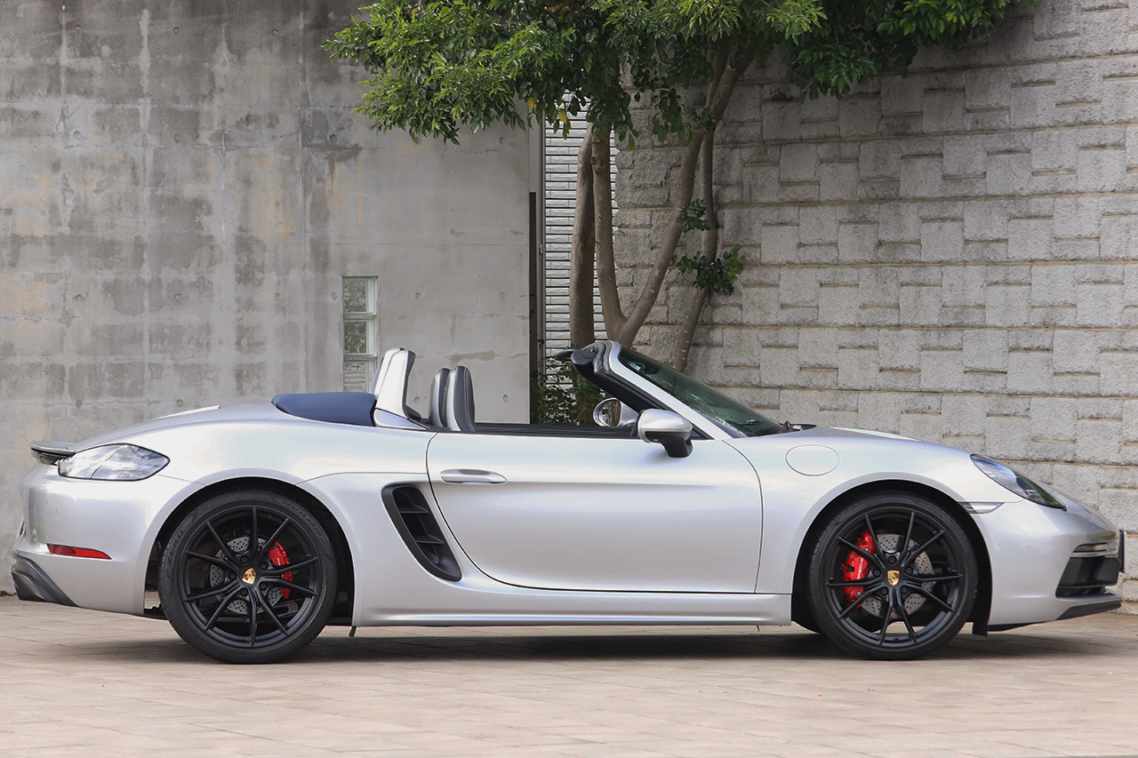 2020 Porsche 718 BOXSTER 