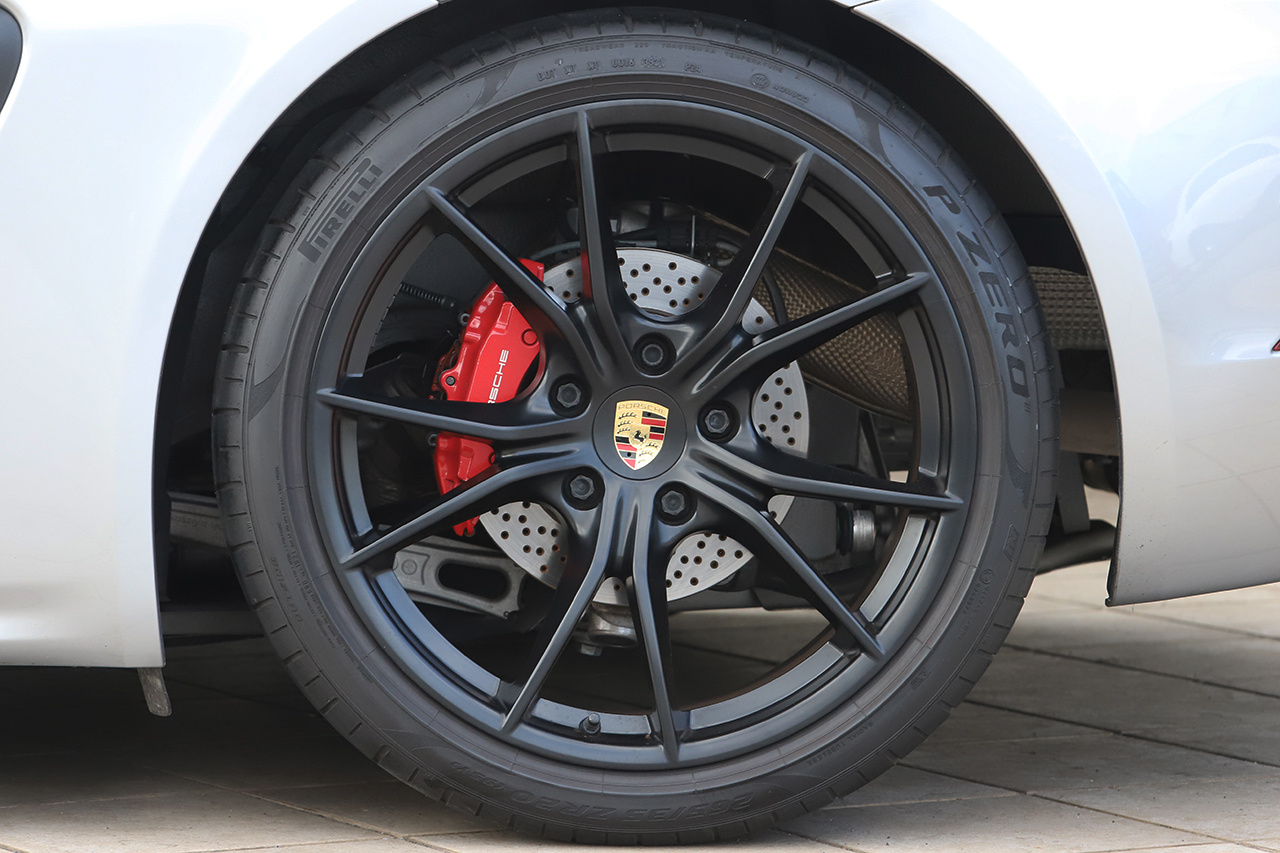 2020 Porsche 718 BOXSTER 