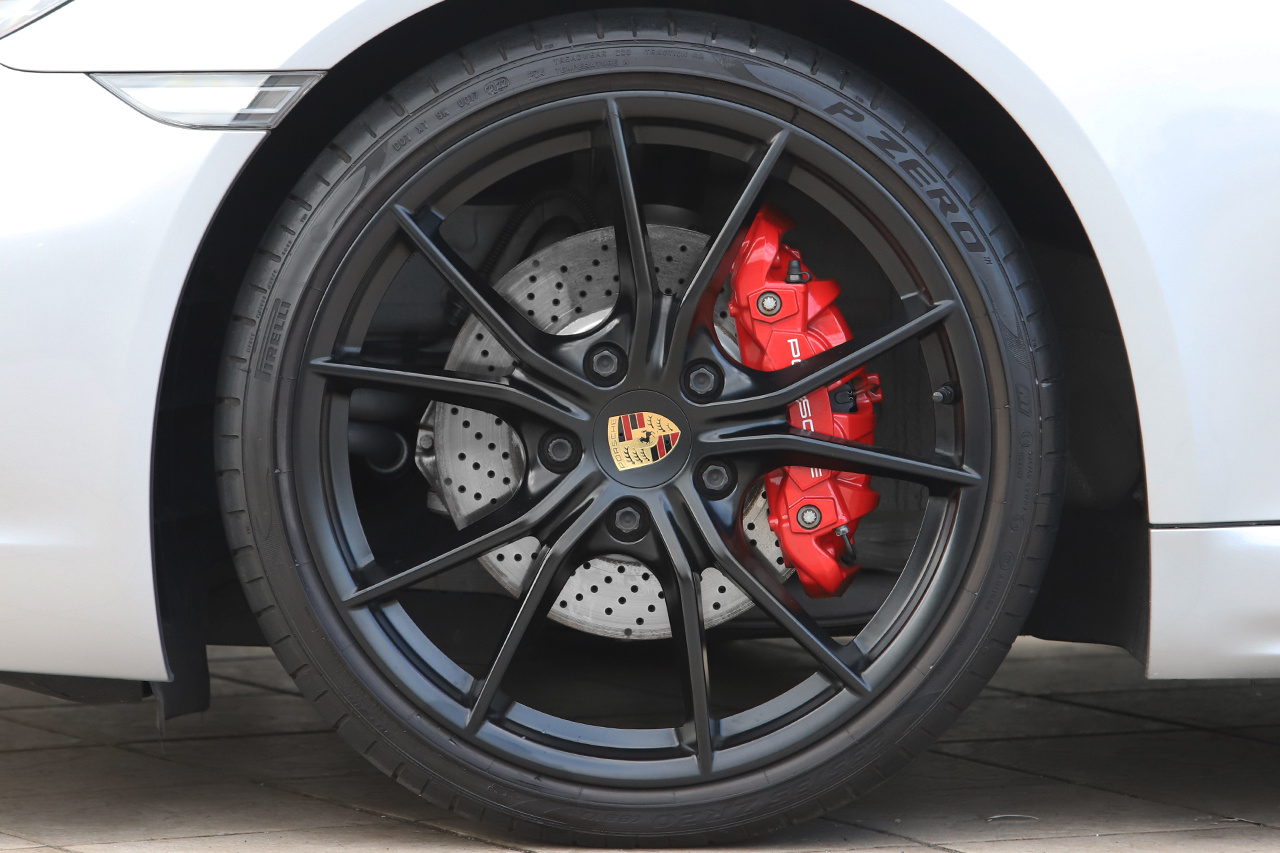 2020 Porsche 718 BOXSTER 