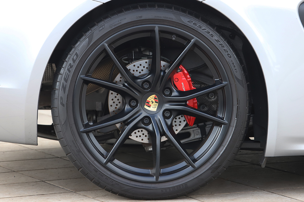 2020 Porsche 718 BOXSTER 