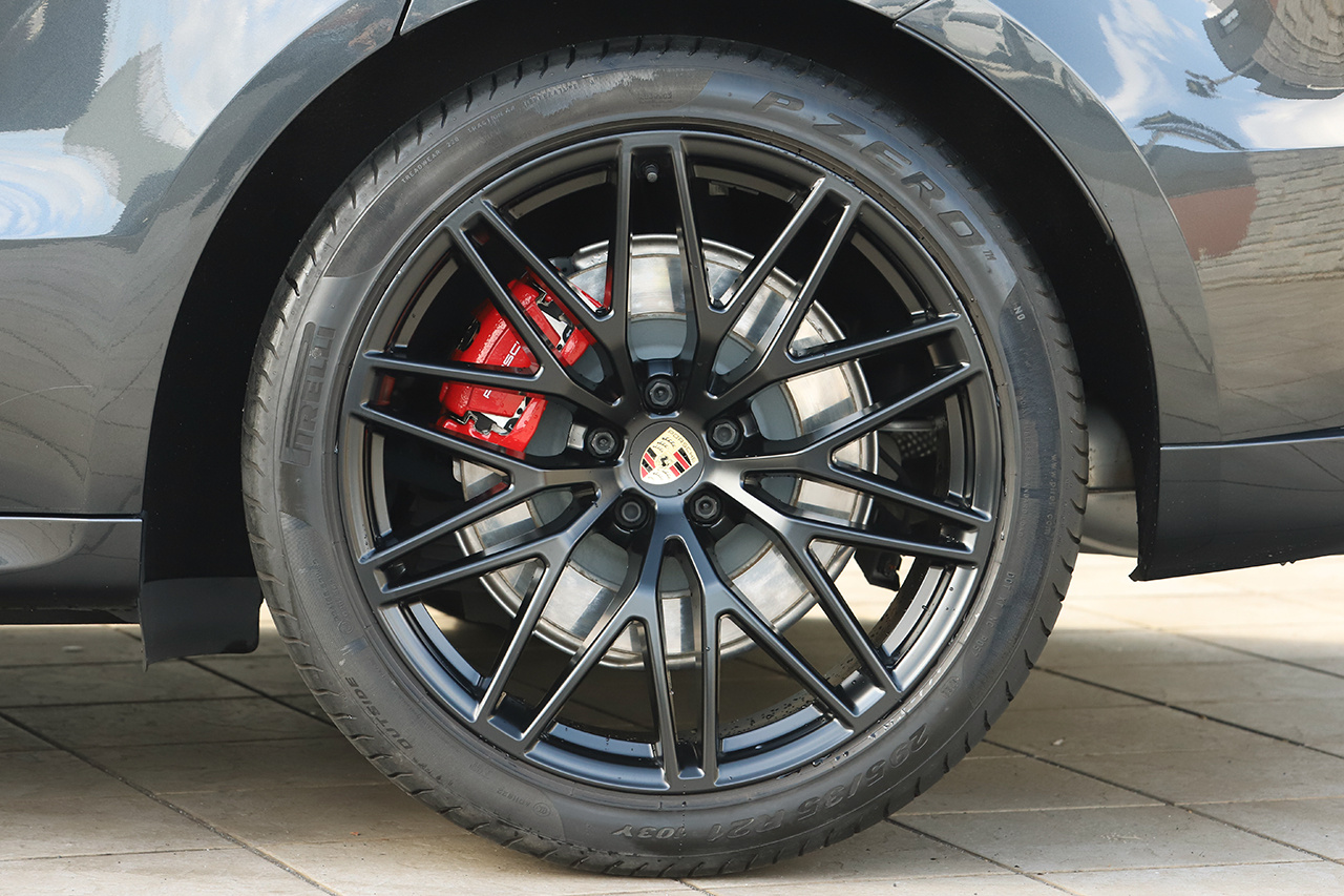 2022 Porsche MACAN null