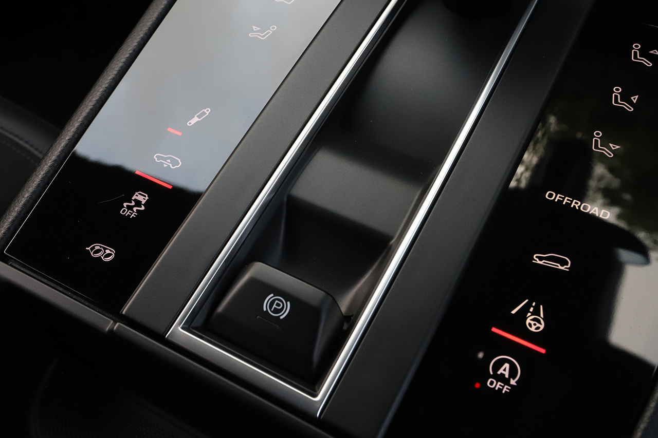 2022 Porsche MACAN null