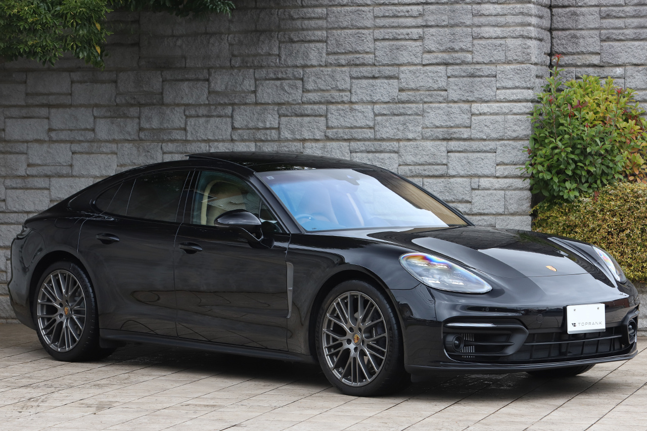 2023 Porsche PANAMERA null