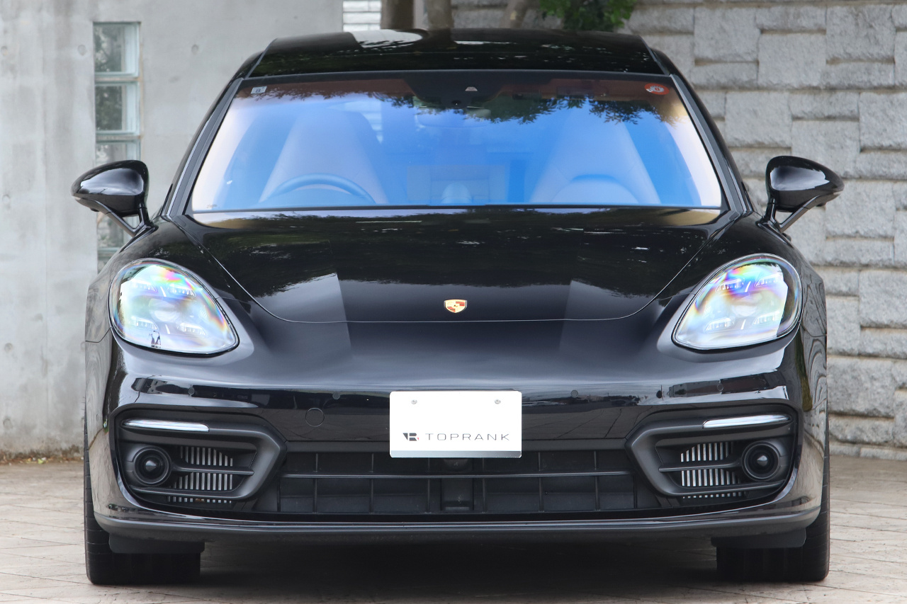 2023 Porsche PANAMERA null