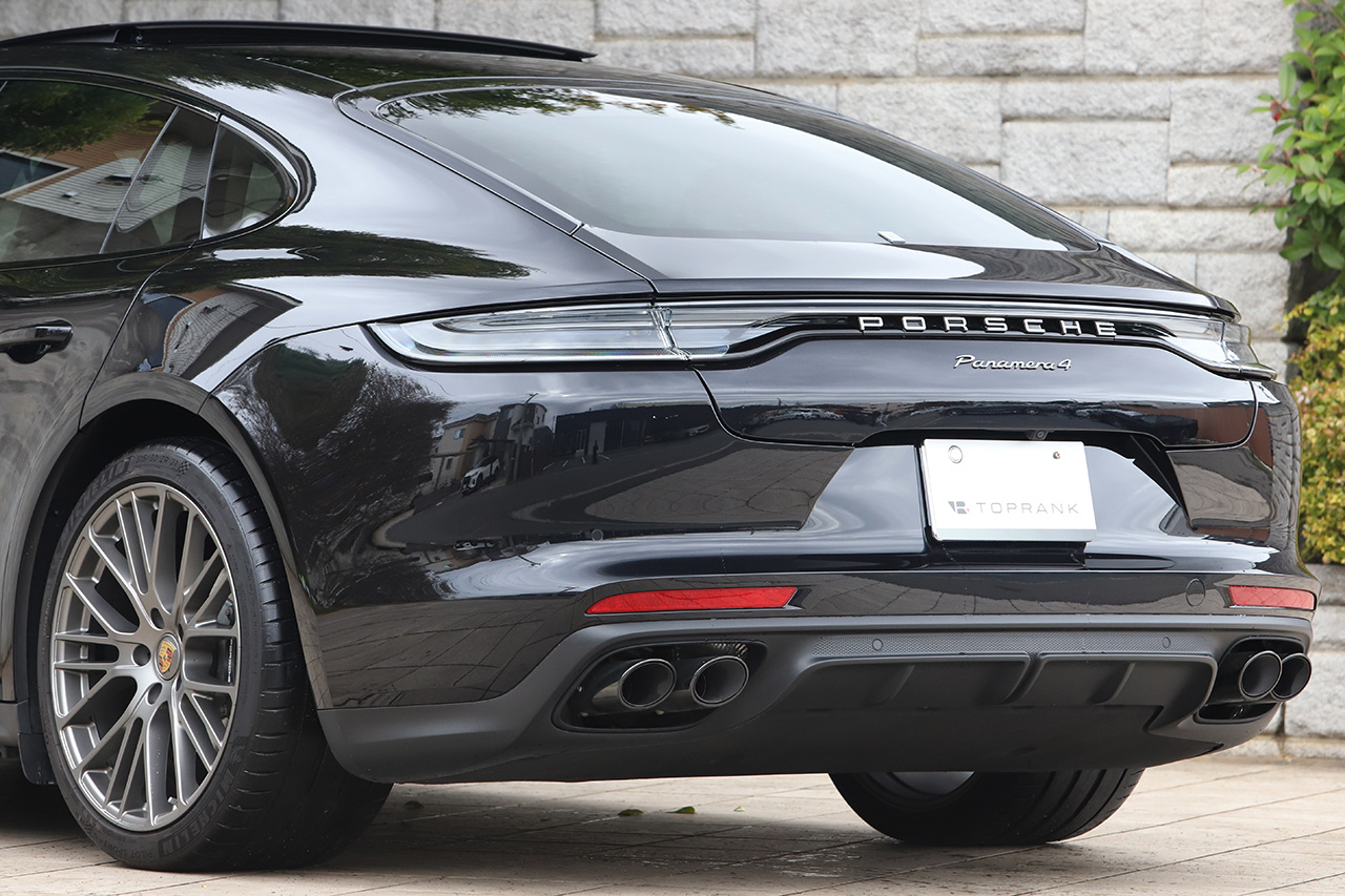 2023 Porsche PANAMERA null