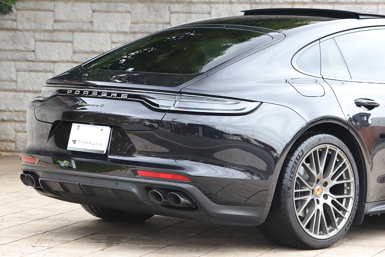 2023 Porsche PANAMERA null