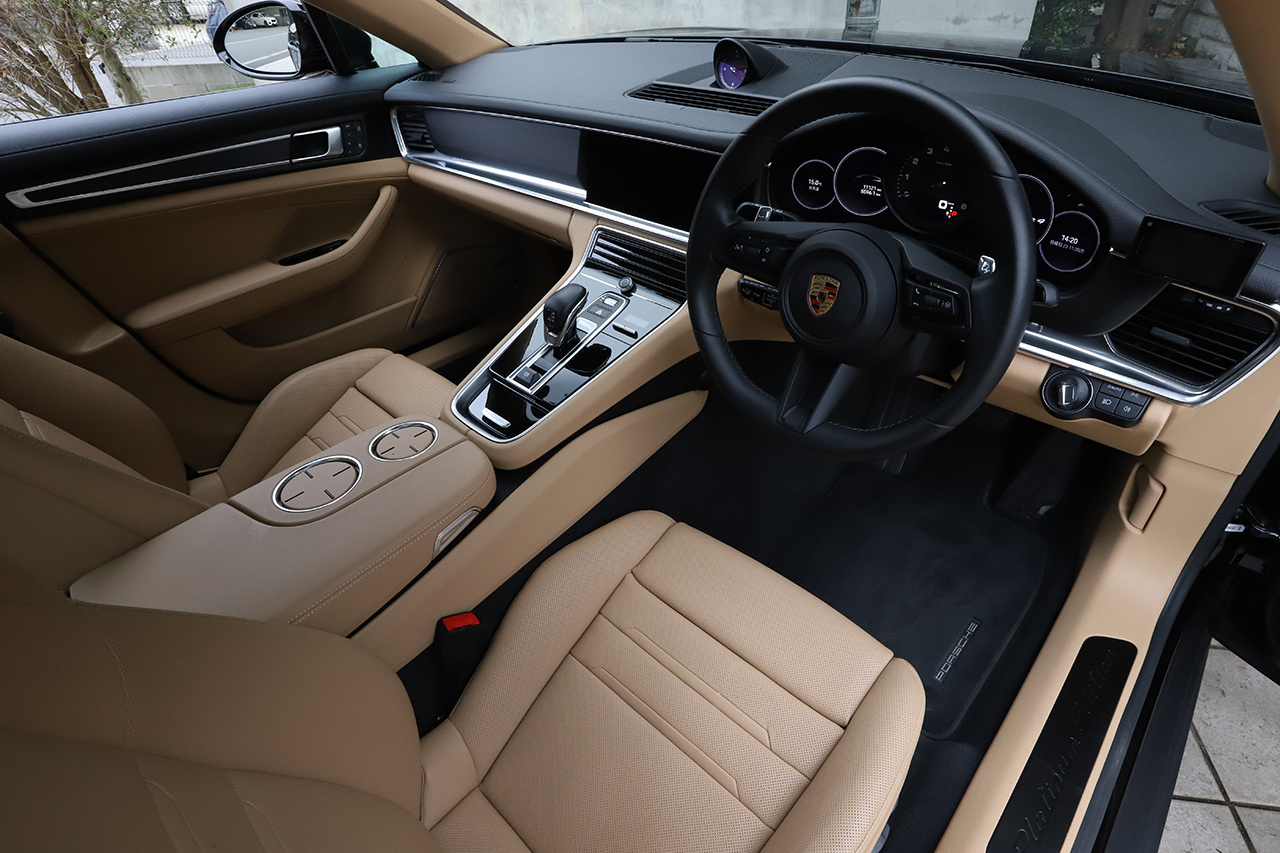 2023 Porsche PANAMERA null