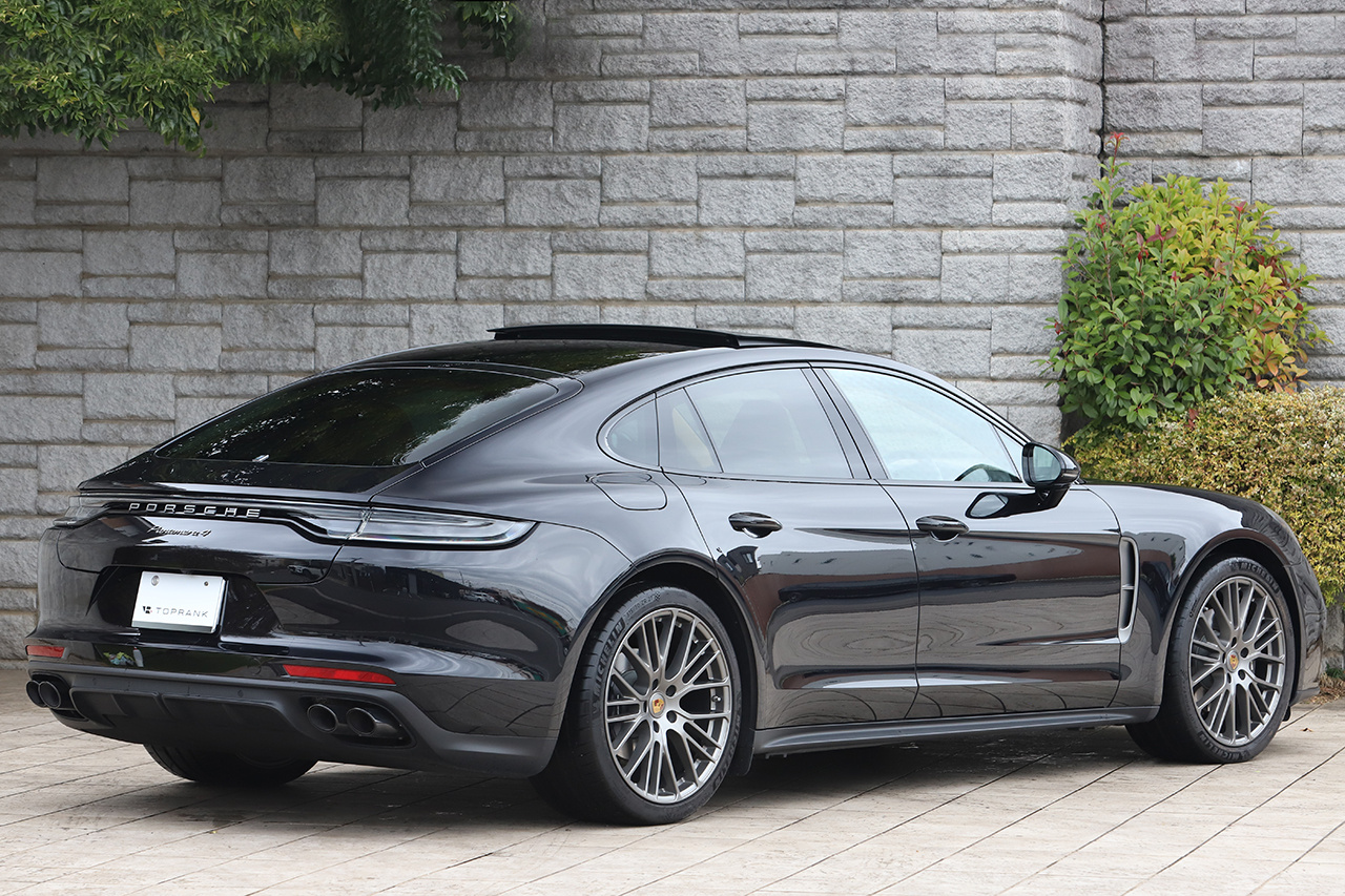 2023 Porsche PANAMERA null