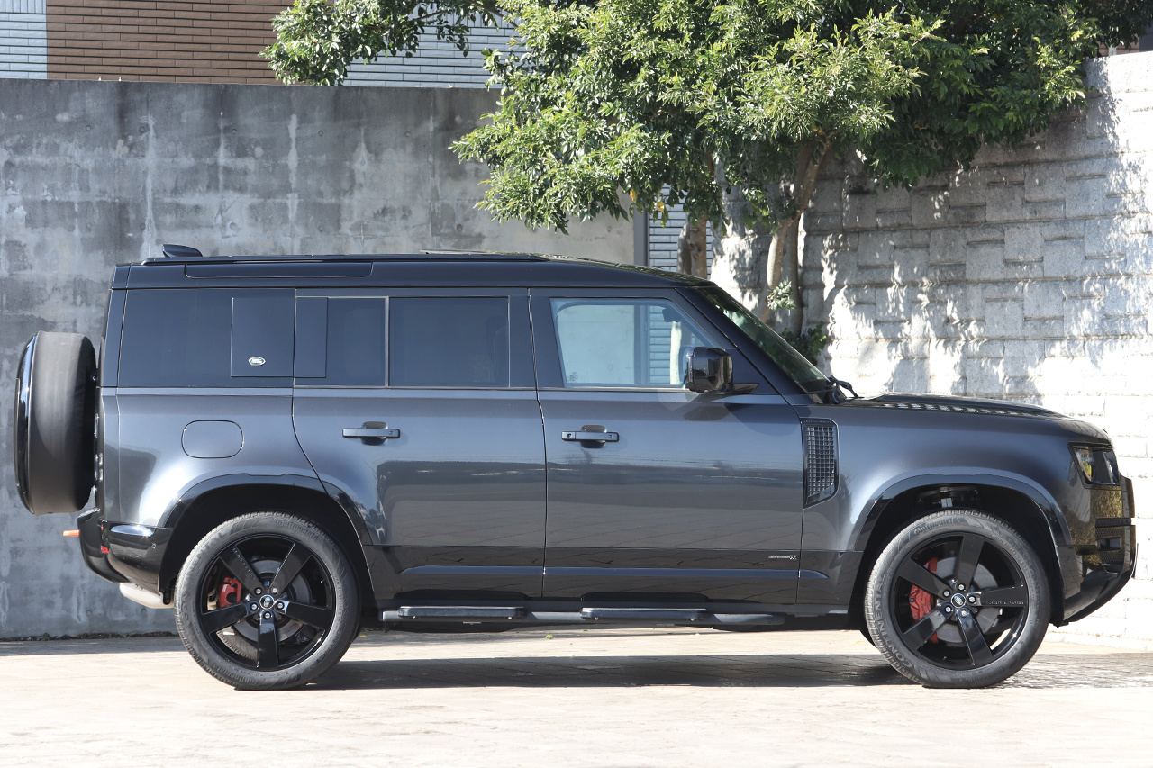 2023 Land Rover DEFENDER 