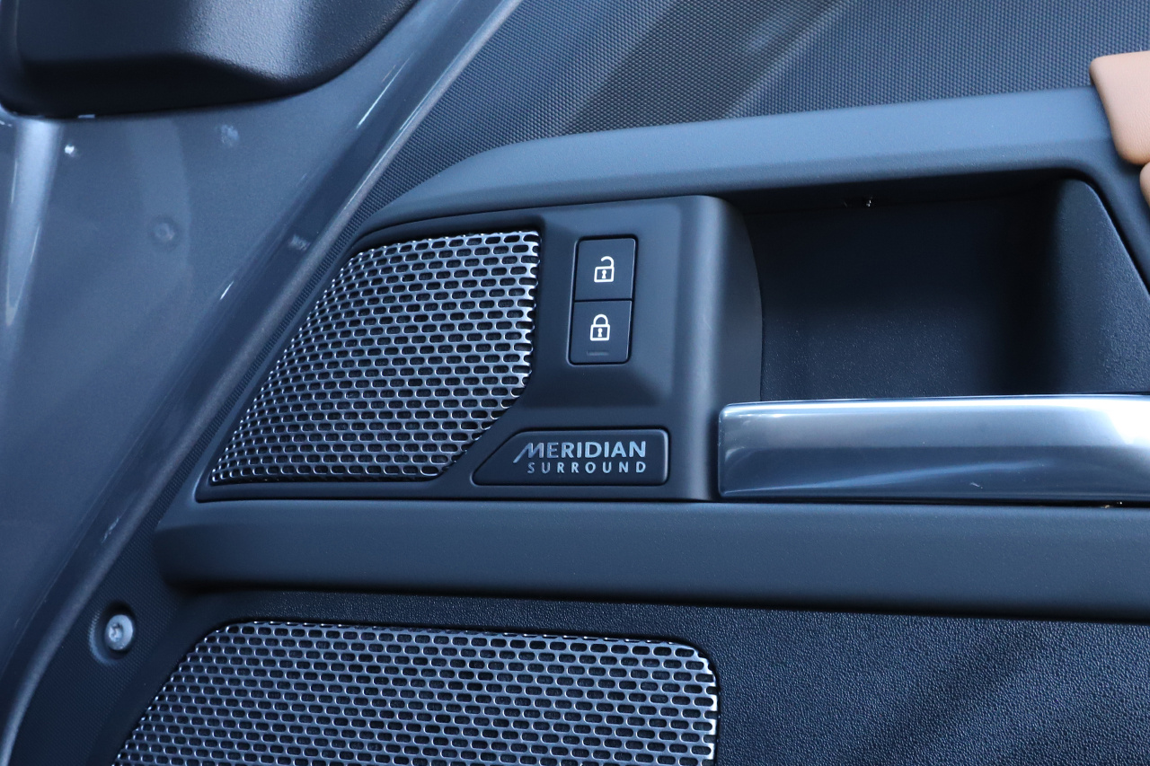 2023 Land Rover DEFENDER 