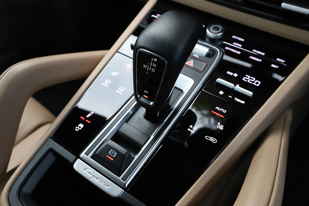 2019 Porsche CAYENNE 