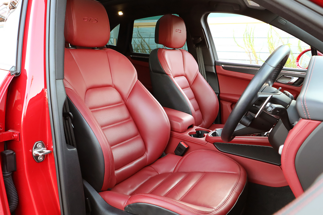 2022 Porsche MACAN 