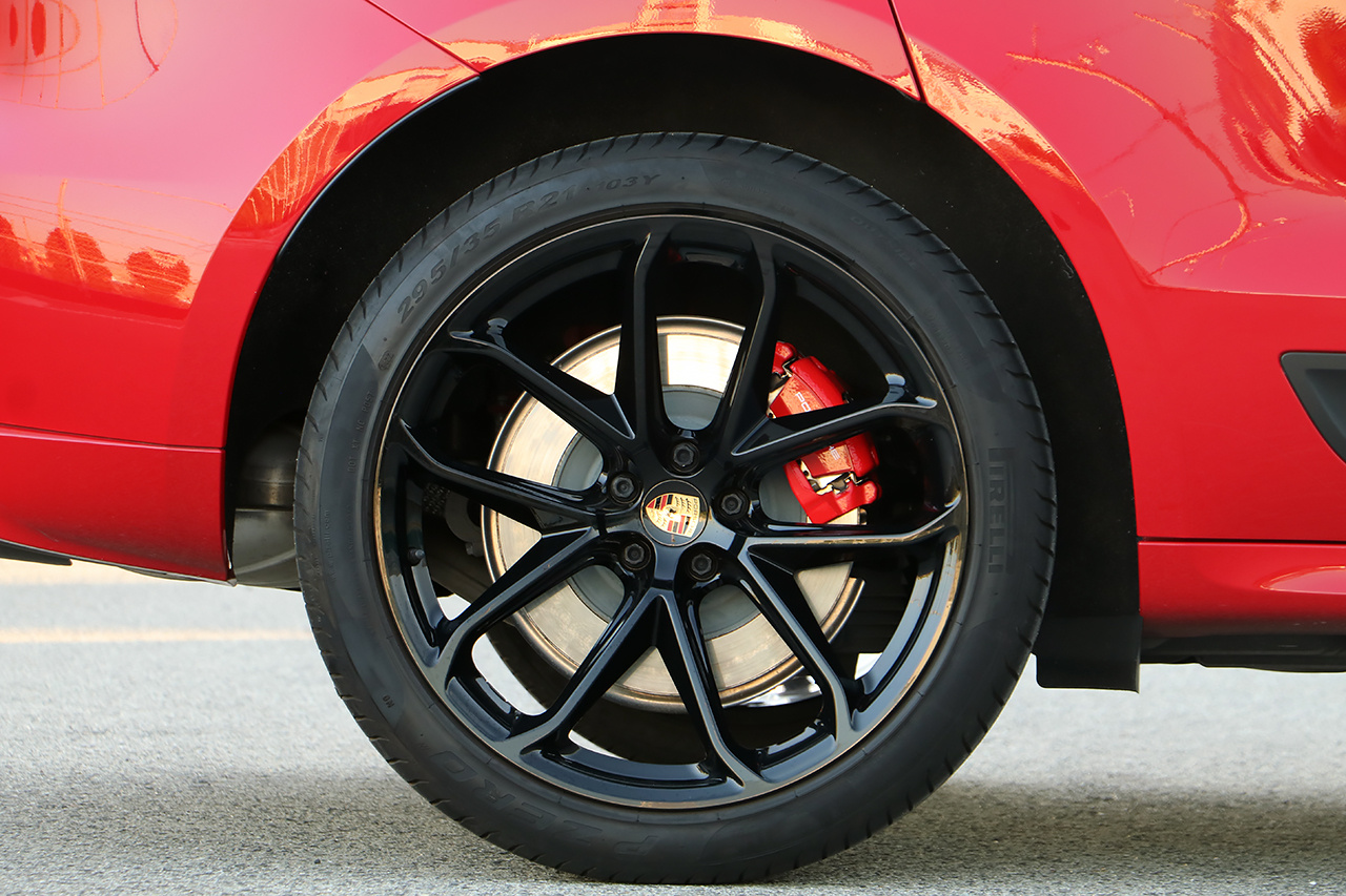 2022 Porsche MACAN 