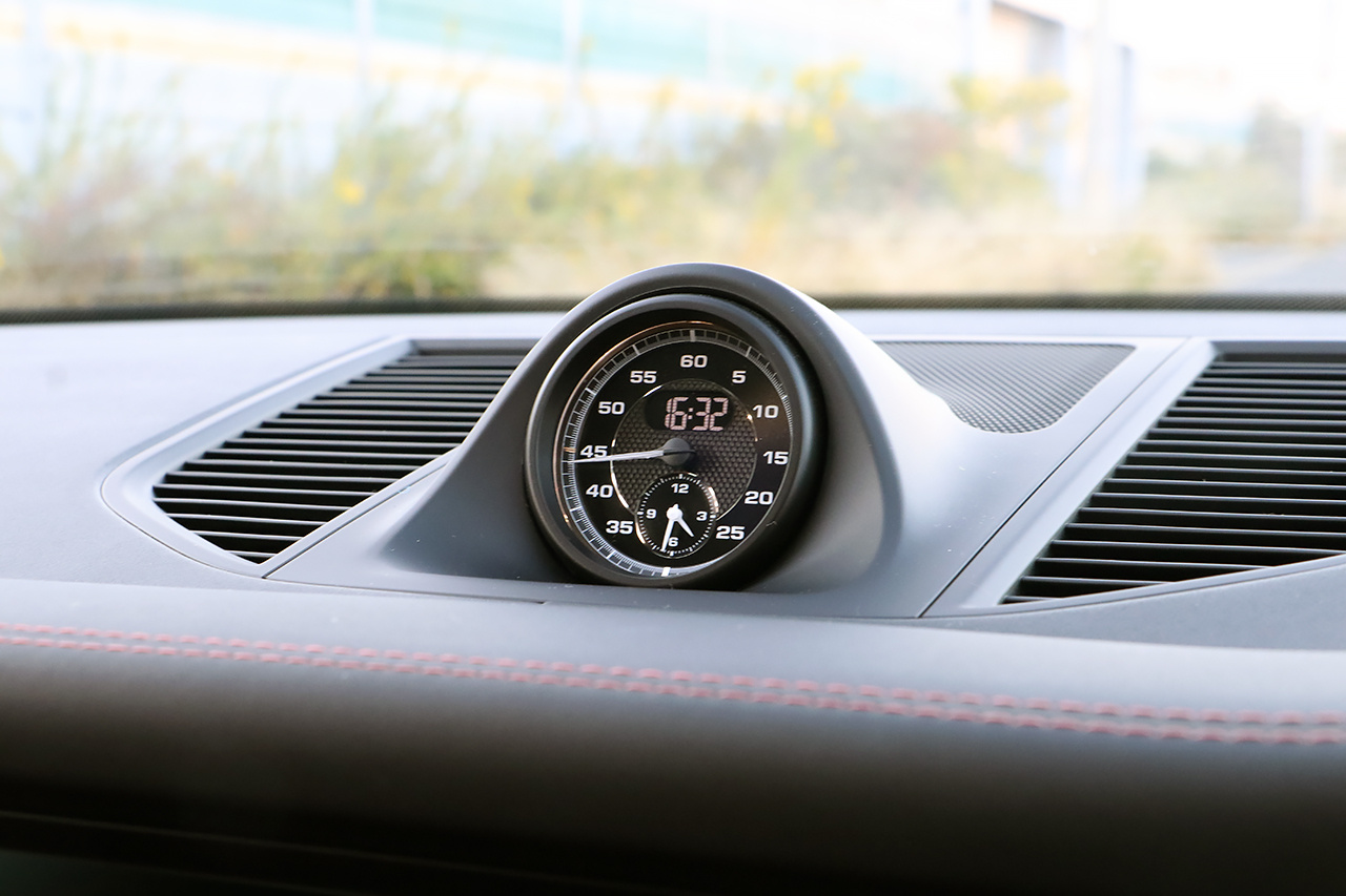 2022 Porsche MACAN 