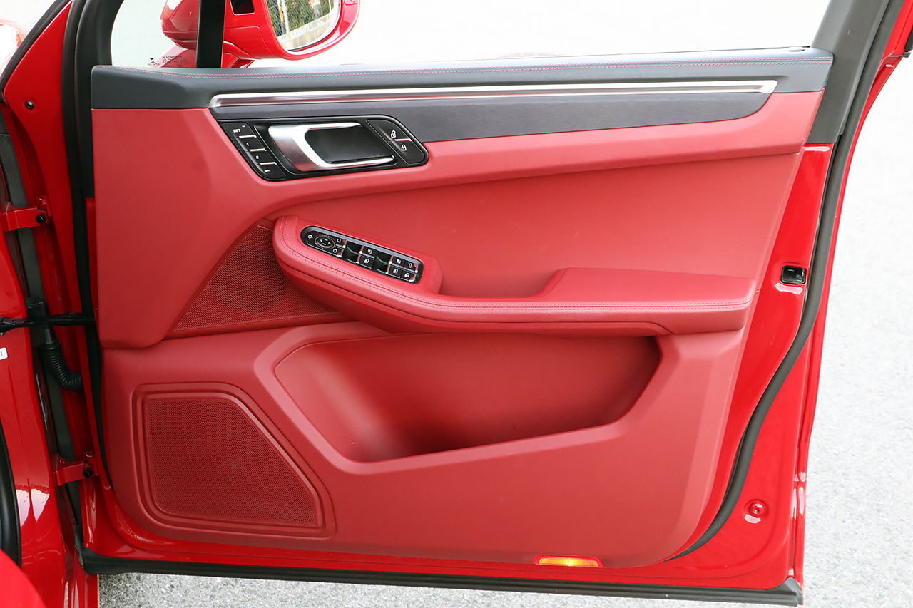 2022 Porsche MACAN 