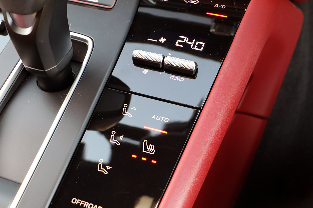 2022 Porsche MACAN 