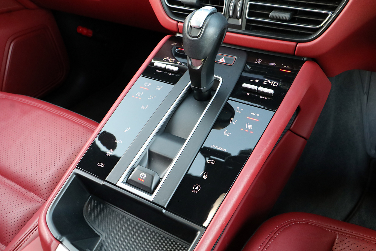 2022 Porsche MACAN 