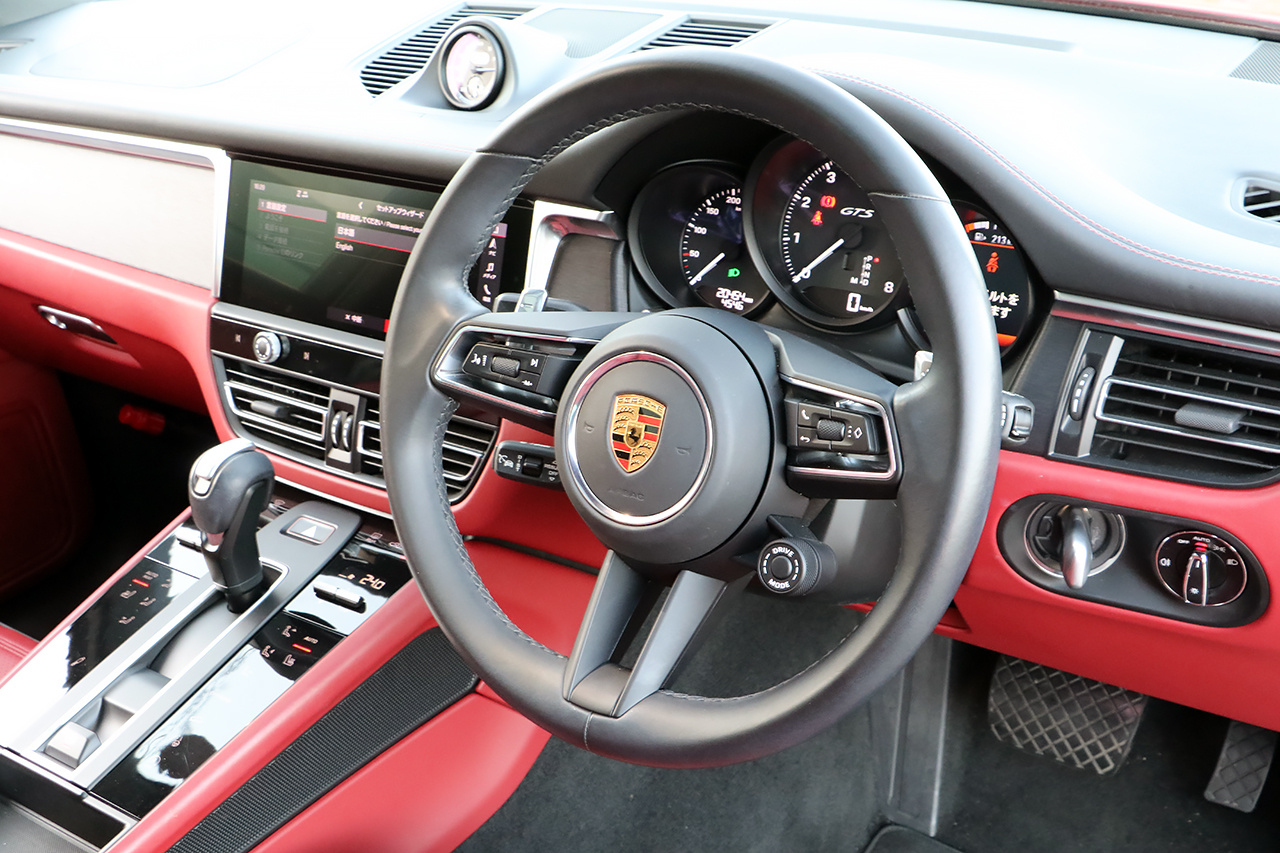 2022 Porsche MACAN 