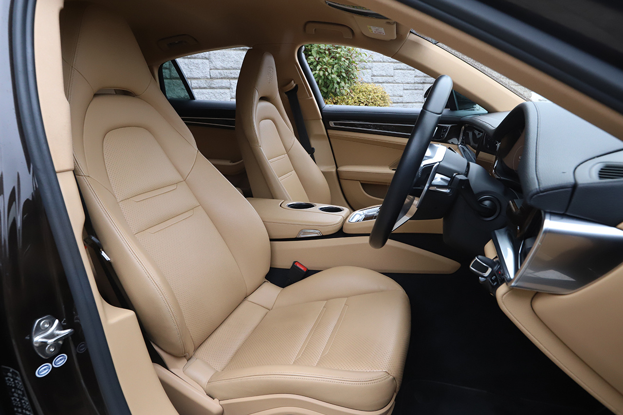 2018 Porsche PANAMERA 