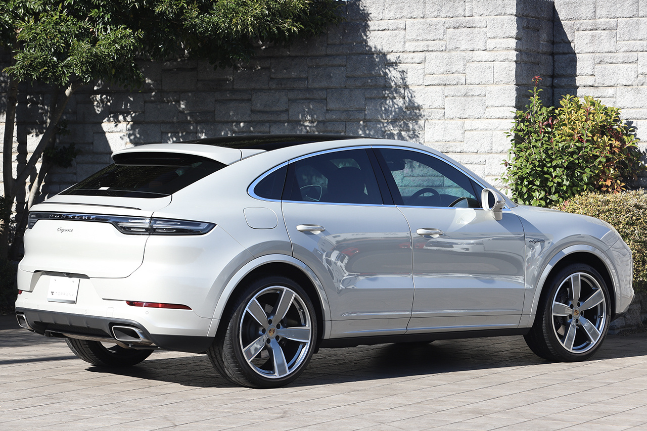 2021 Porsche CAYENNE null