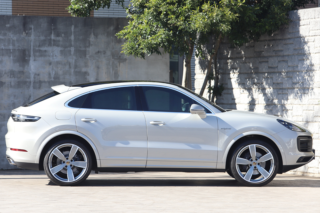 2021 Porsche CAYENNE null