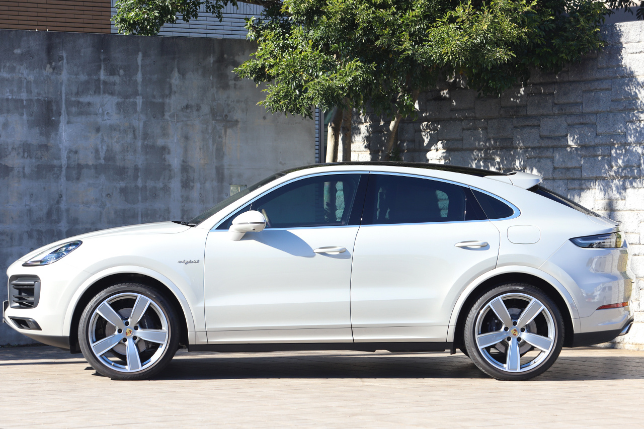 2021 Porsche CAYENNE null