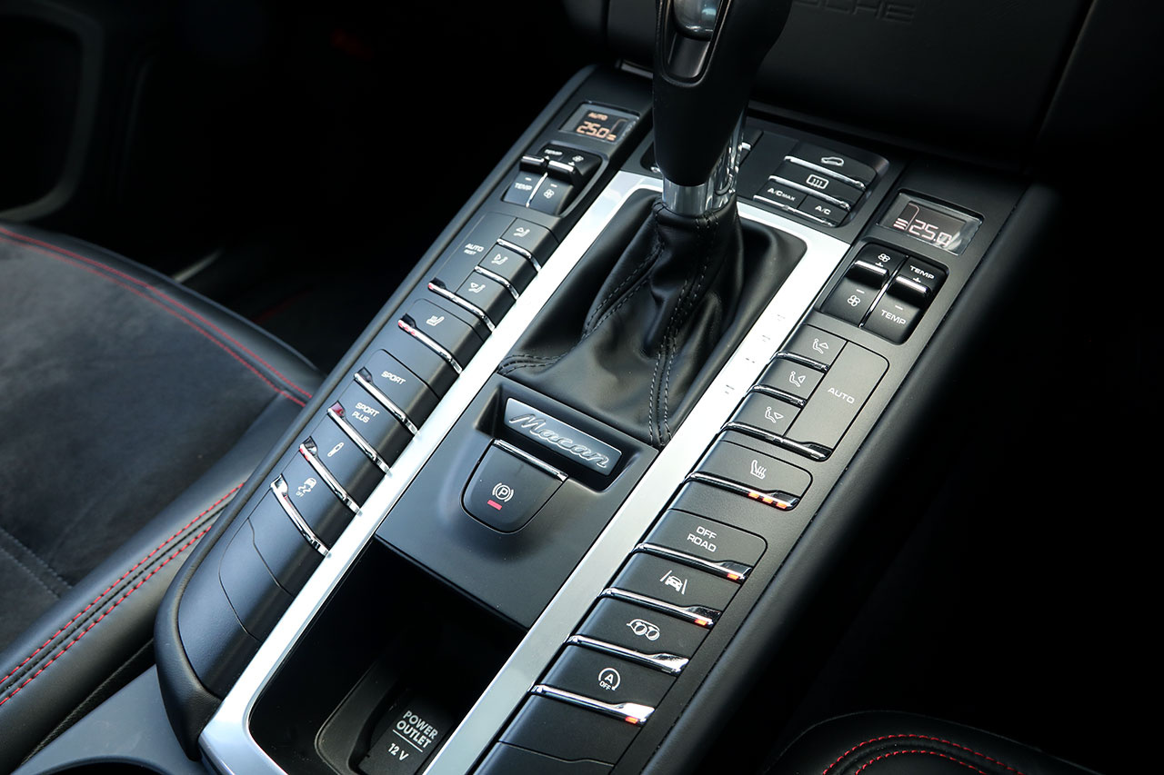 2018 Porsche MACAN null