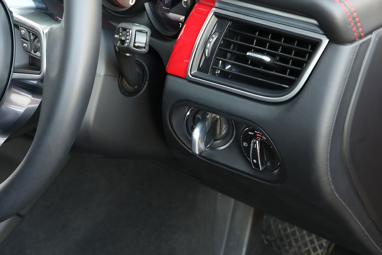 2018 Porsche MACAN null