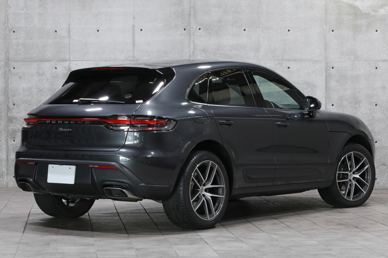 2022 Porsche MACAN null