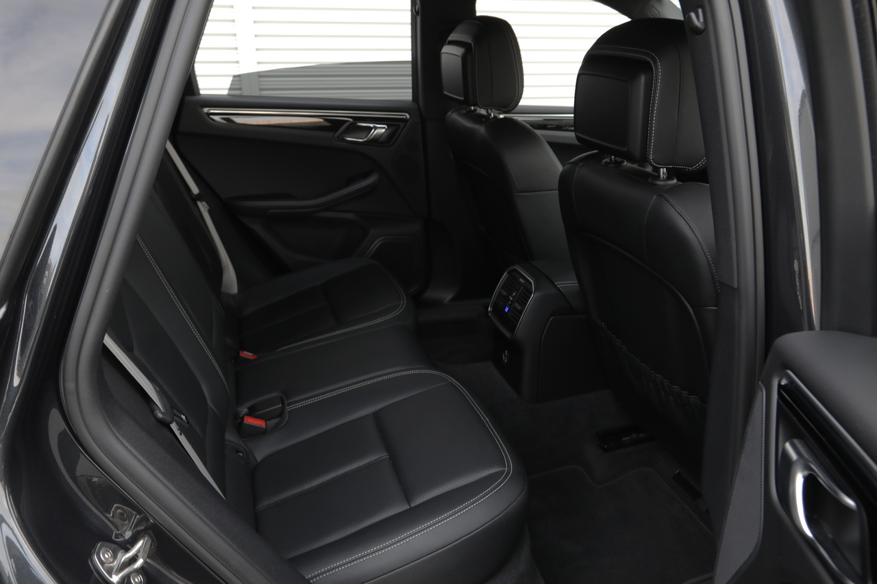 2022 Porsche MACAN null